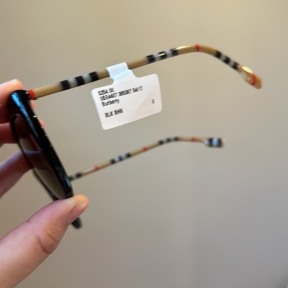 Burberry Cat Eye Sunglasses BE4407 NWT - Picture 7 of 10
